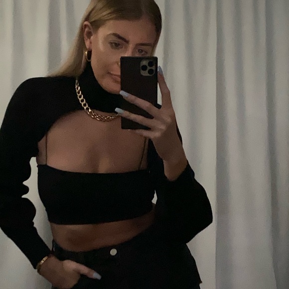 Aurora Shrug Black - Picture 3 of 7